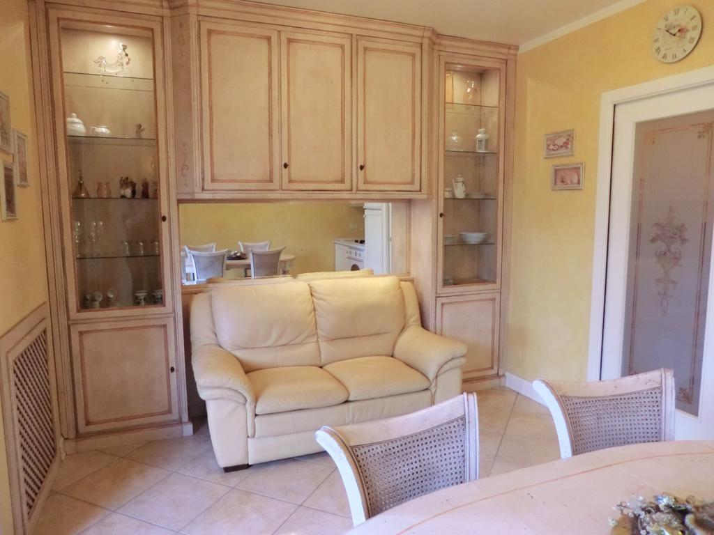 Doctor House Desenzano Apartment Desenzano del Garda Ngoại thất bức ảnh