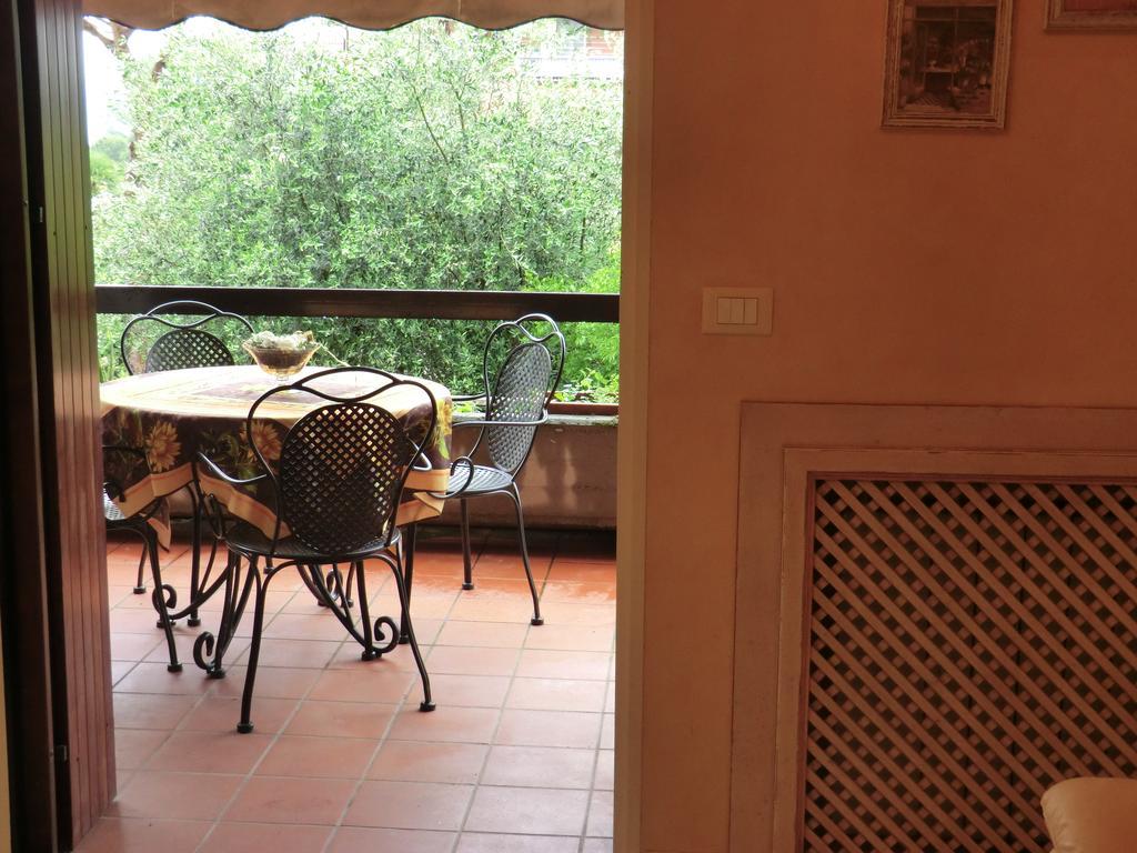 Doctor House Desenzano Apartment Desenzano del Garda Ngoại thất bức ảnh