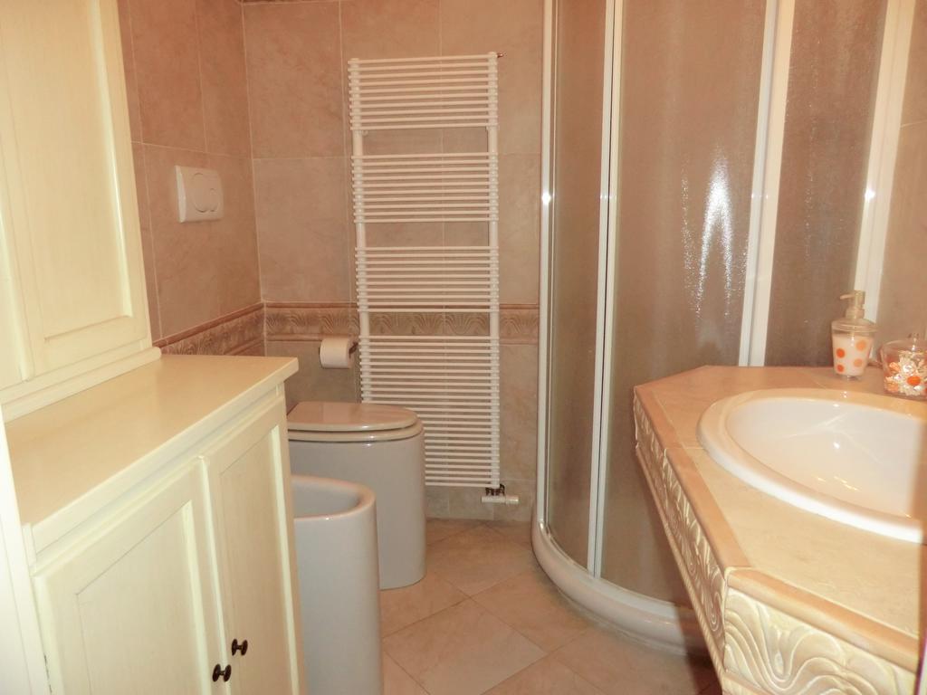 Doctor House Desenzano Apartment Desenzano del Garda Ngoại thất bức ảnh