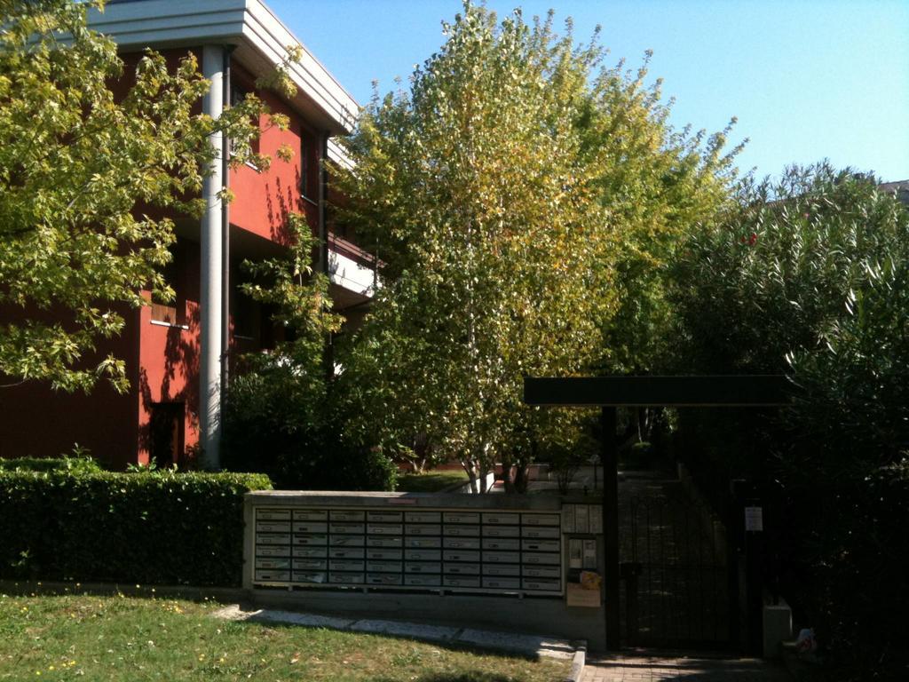Doctor House Desenzano Apartment Desenzano del Garda Ngoại thất bức ảnh