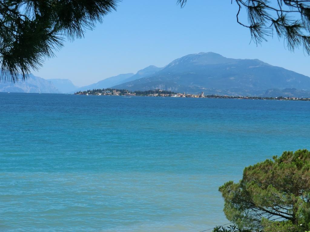 Doctor House Desenzano Apartment Desenzano del Garda Ngoại thất bức ảnh